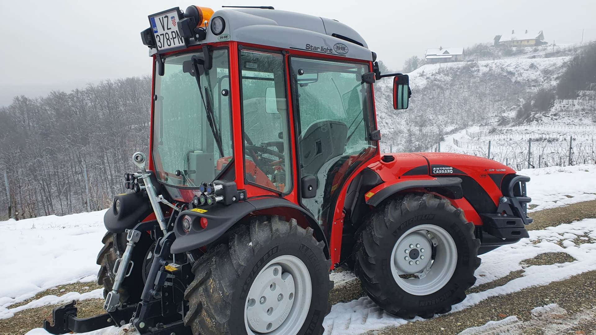 traktor za čišćenje snijega