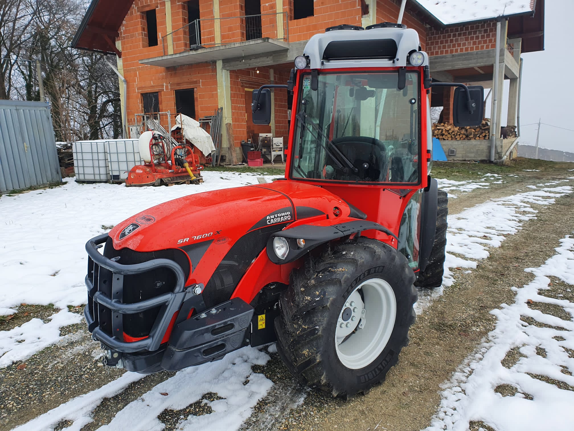 traktor zimi